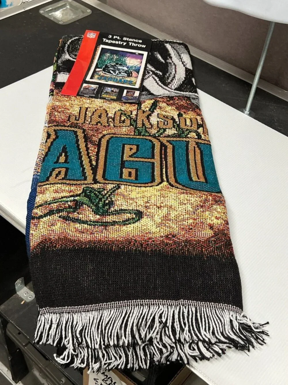 Northwest 3 Pt Stance Tapestry Throw Jacksonville Jaguars Rn79925 Teal